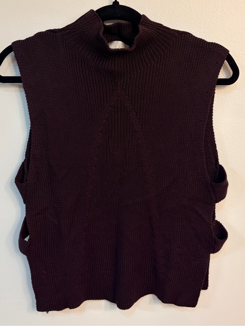 Sleeveless Mock Neck Knit Sweater in Burgundy